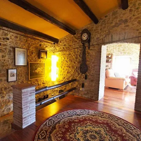 Сasa de vacaciones Masia With Pool And Beautiful Views Near